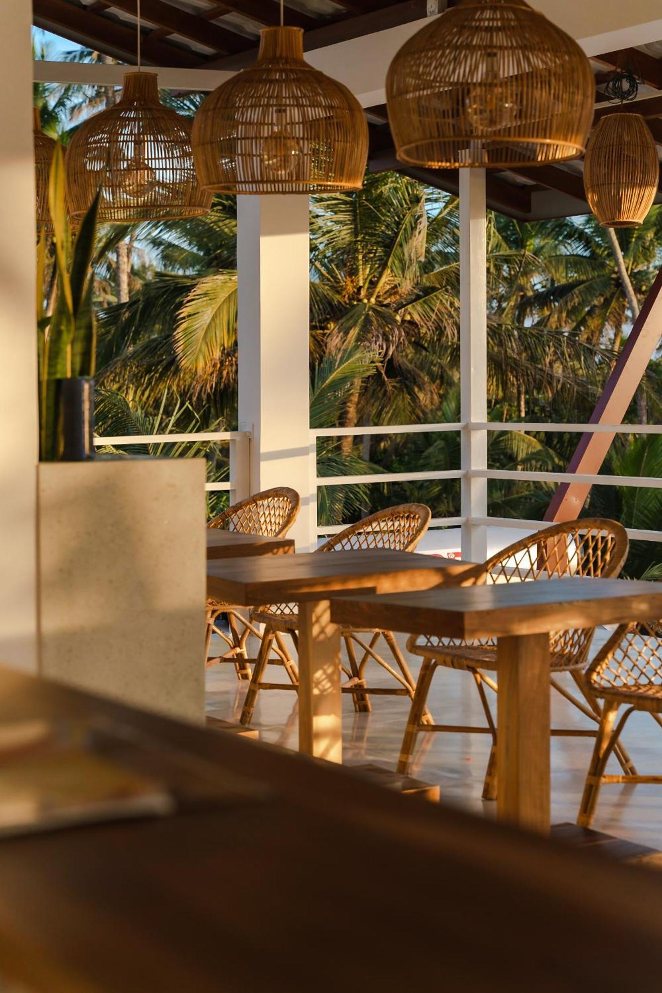 Bed and Breakfast Lucky'S Surf Camp Weligama Esterno foto