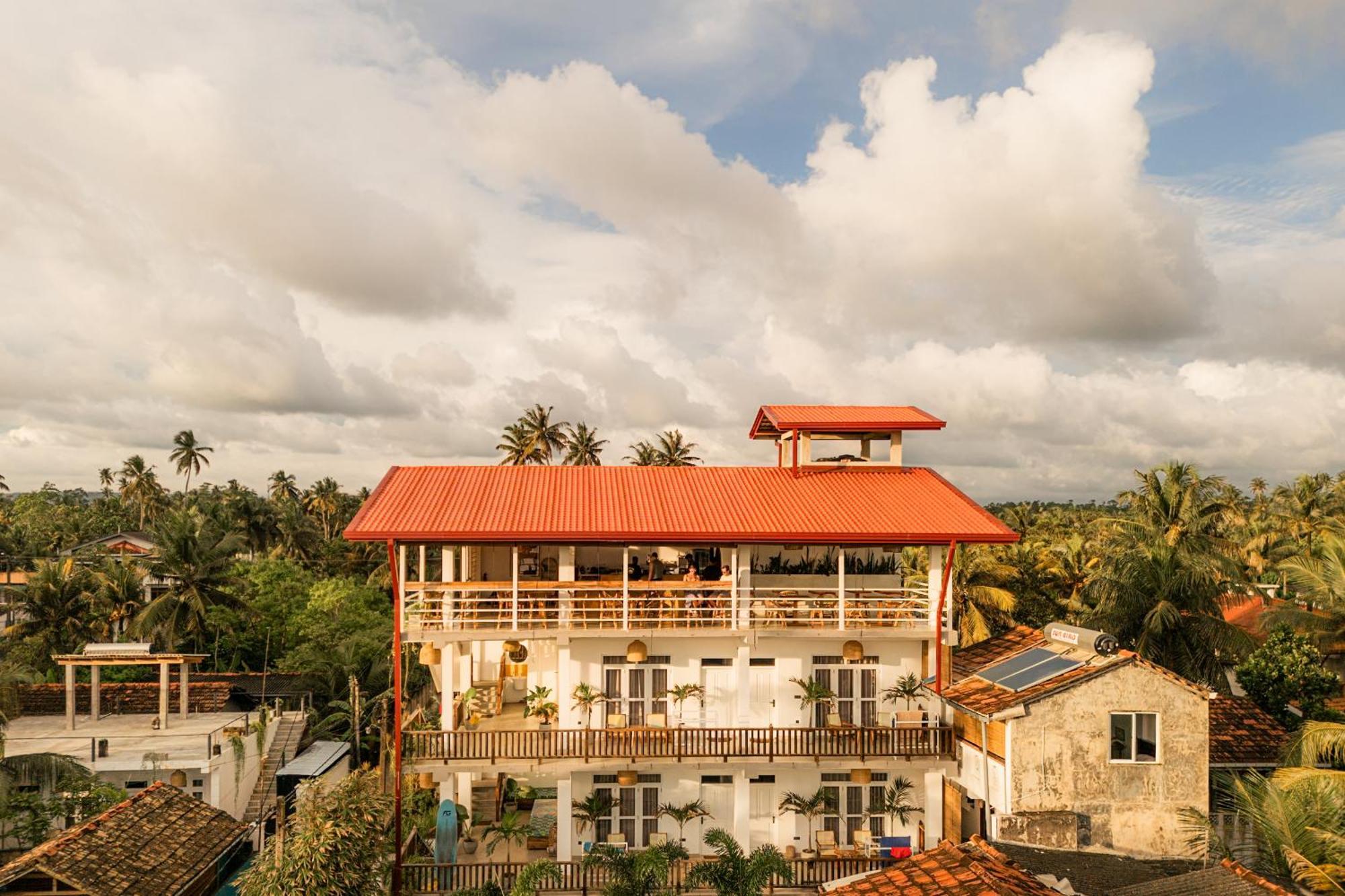 Bed and Breakfast Lucky'S Surf Camp Weligama Esterno foto
