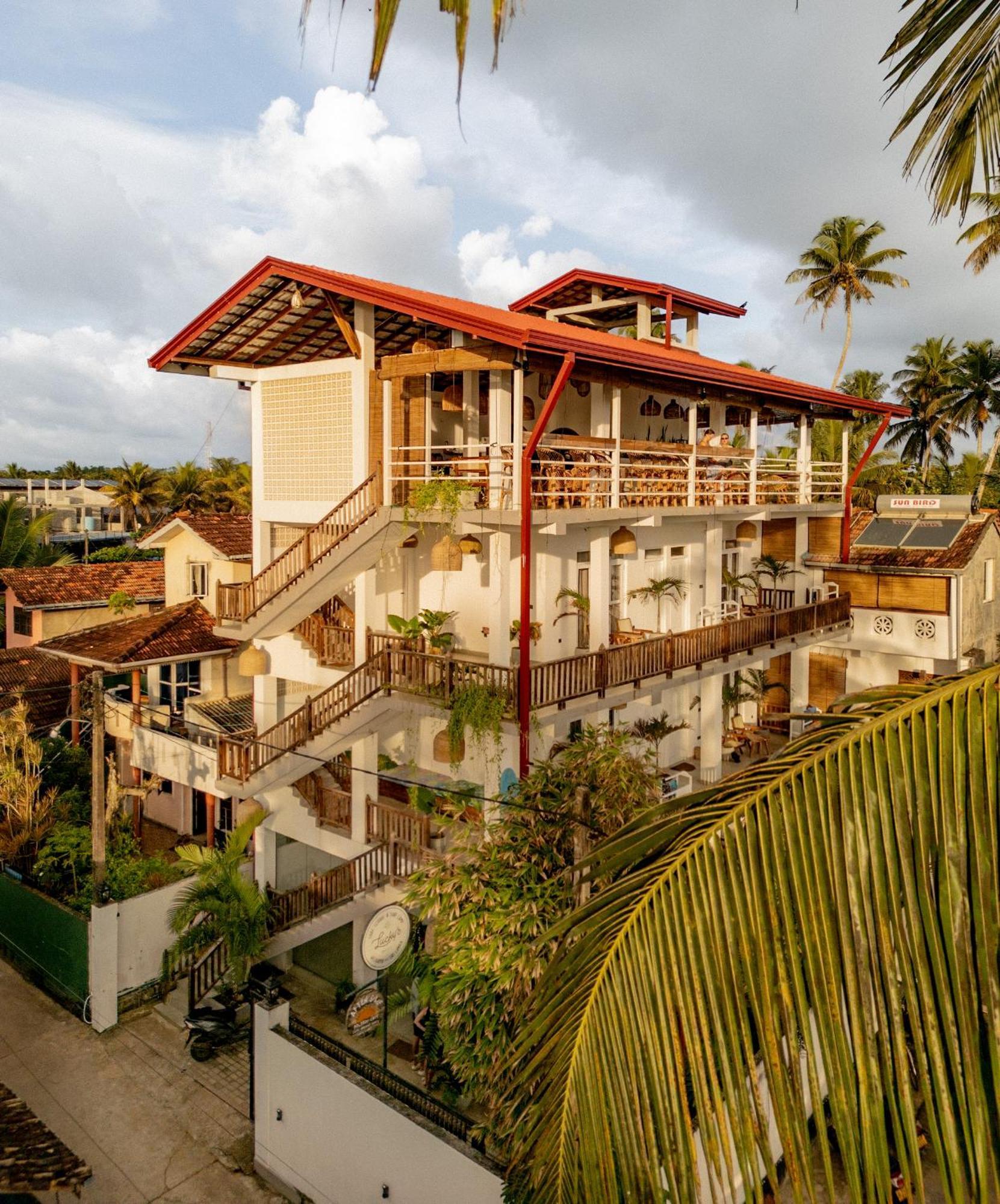 Bed and Breakfast Lucky'S Surf Camp Weligama Esterno foto