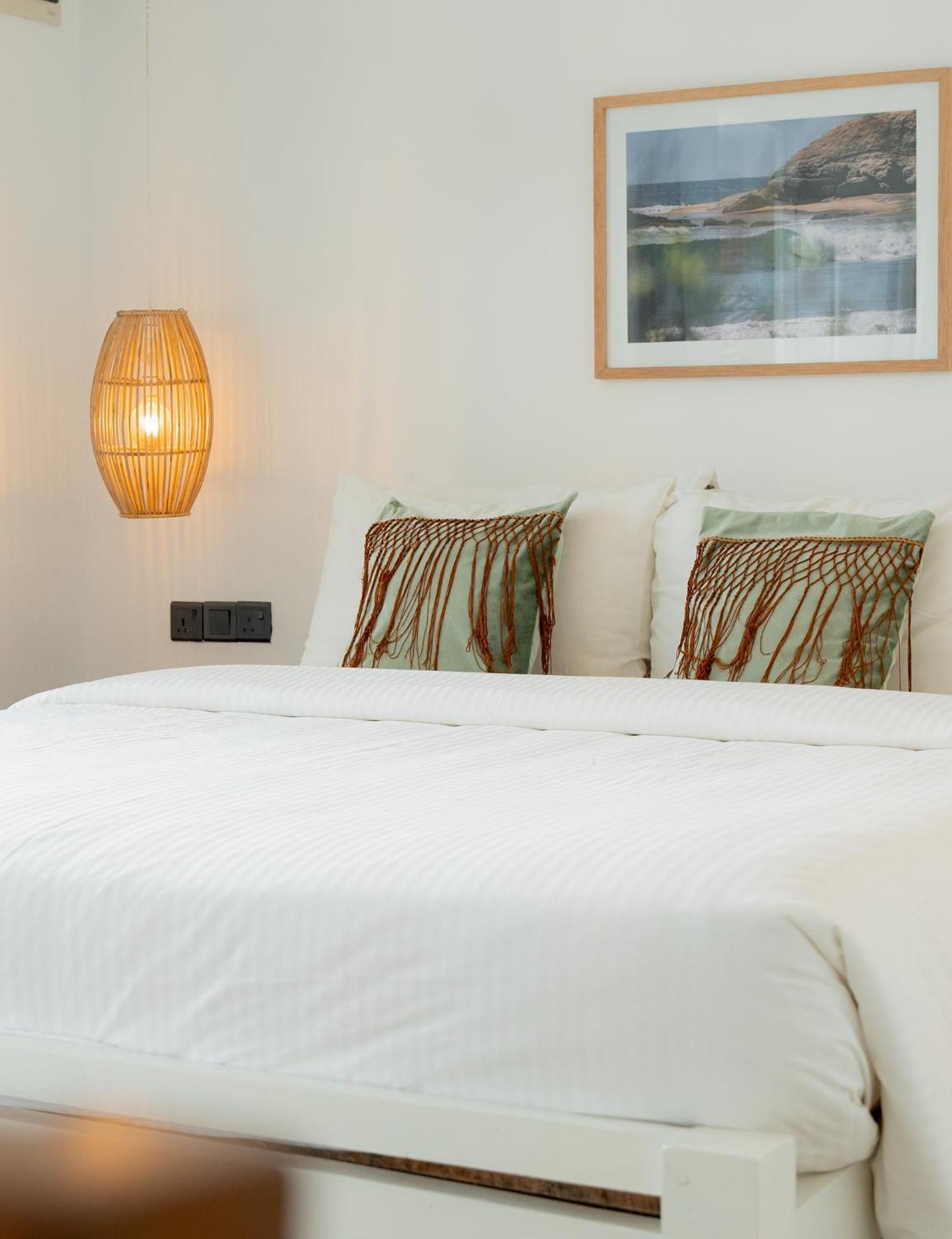 Bed and Breakfast Lucky'S Surf Camp Weligama Esterno foto