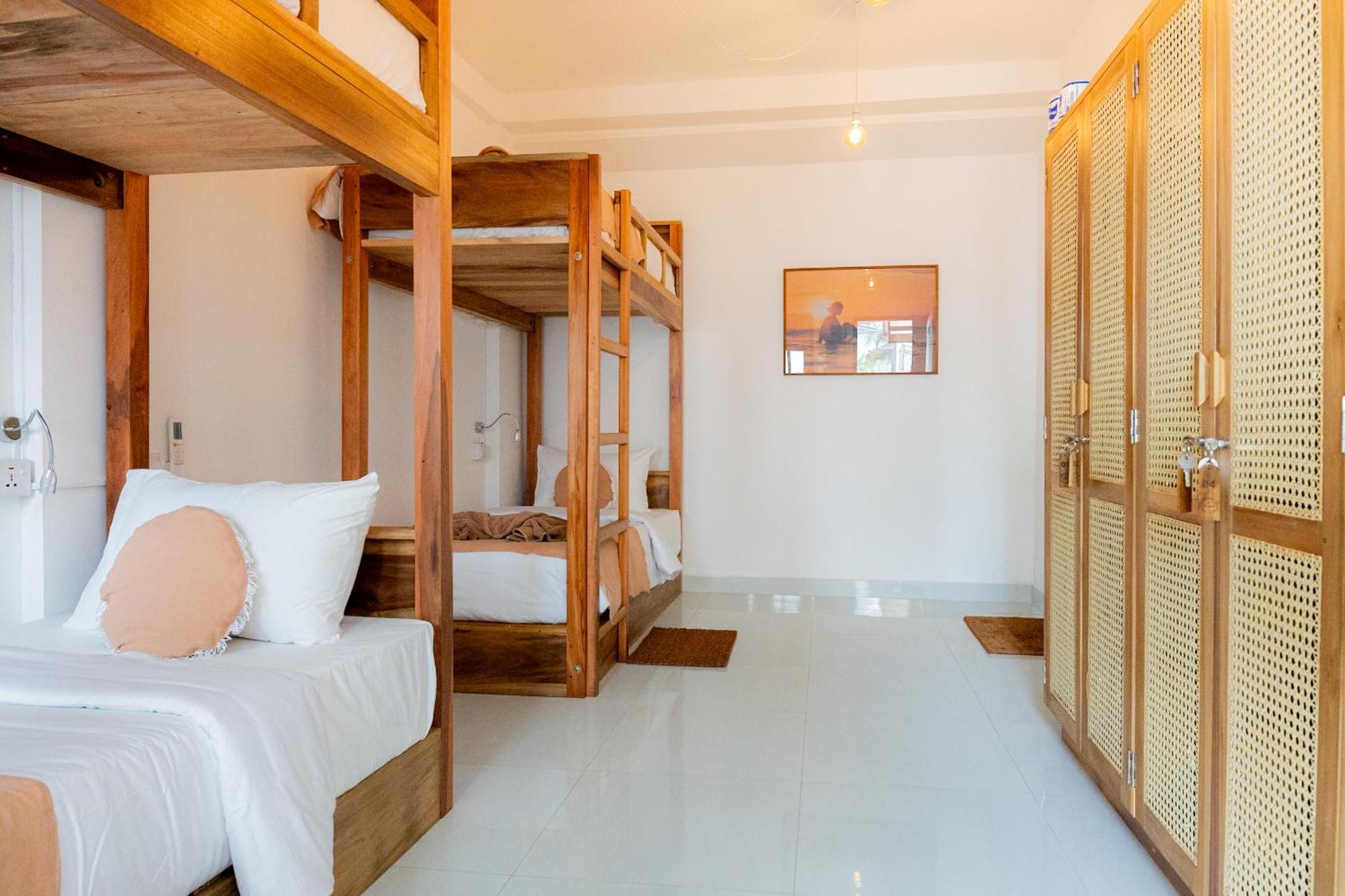 Bed and Breakfast Lucky'S Surf Camp Weligama Esterno foto