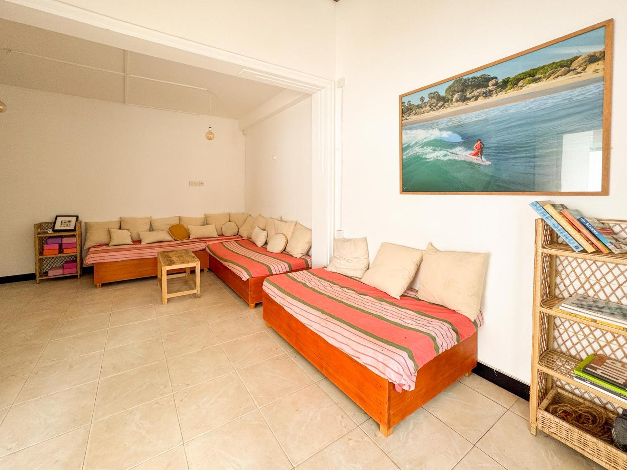 Bed and Breakfast Lucky'S Surf Camp Weligama Esterno foto